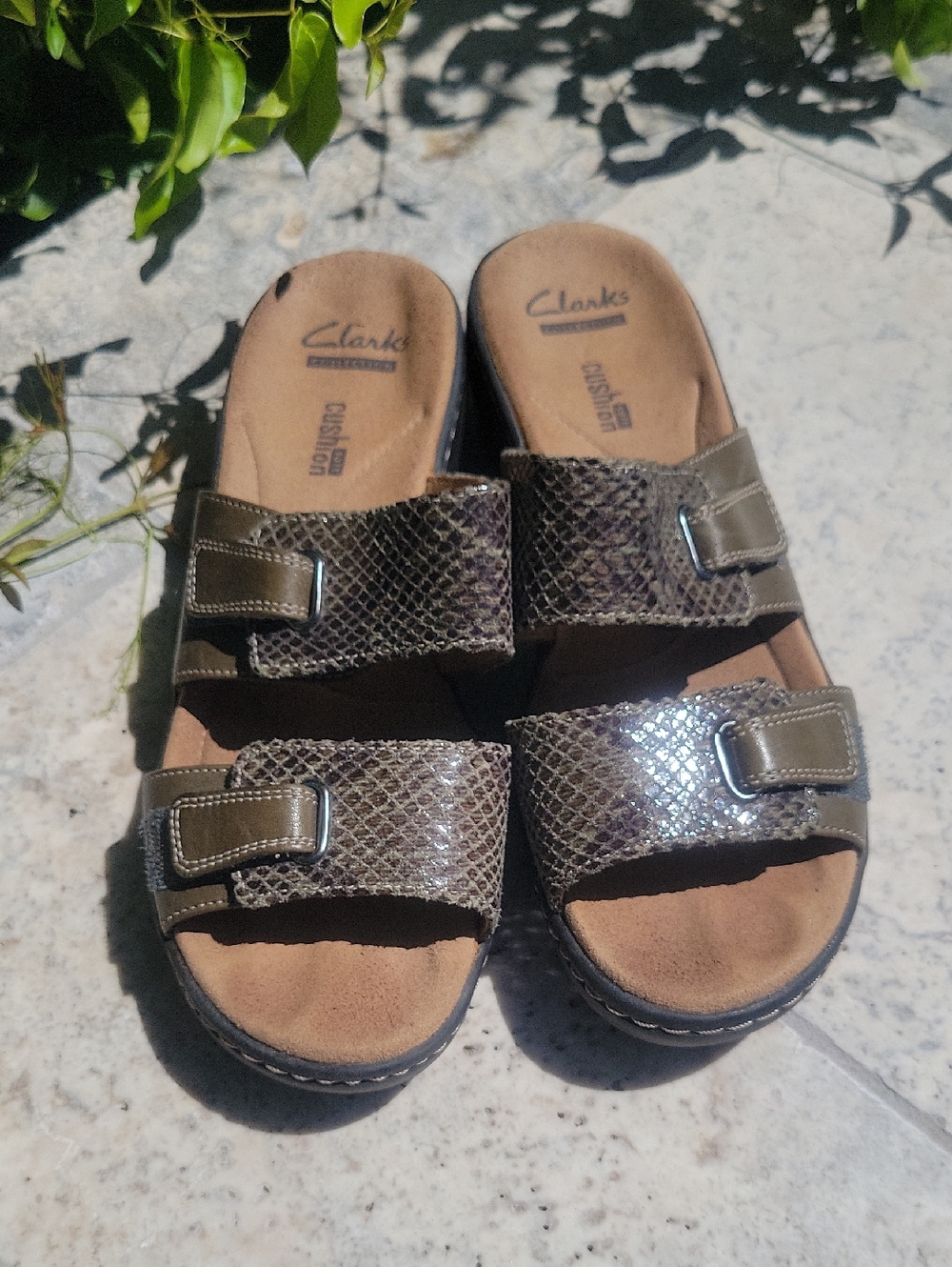 Clarks Delana Fenela Olive Snake-Texture Double-Strap Slide Sandals 7.5